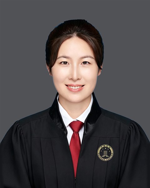 张莹律师